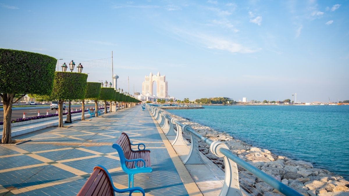 Abu Dhabi Corniche and Corniche Beach